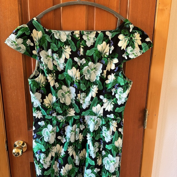Cicily fit & Flare dress by Anthropologie, green floral, size L. Sweetheart neck - Picture 4 of 4
